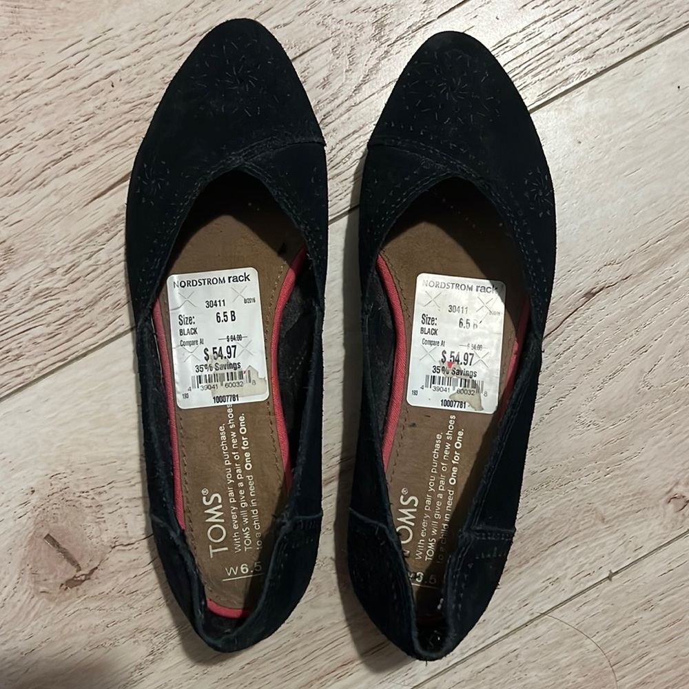 Tom’s Black Flats